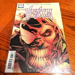 Venom Comic Book #7 🔥 Marvel Comics Collection
